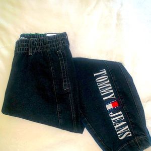 NWT -Tommy Hilfiger Mom Jeans Jogger - Two Tone Black/Blue Denim - MSRP $99.50